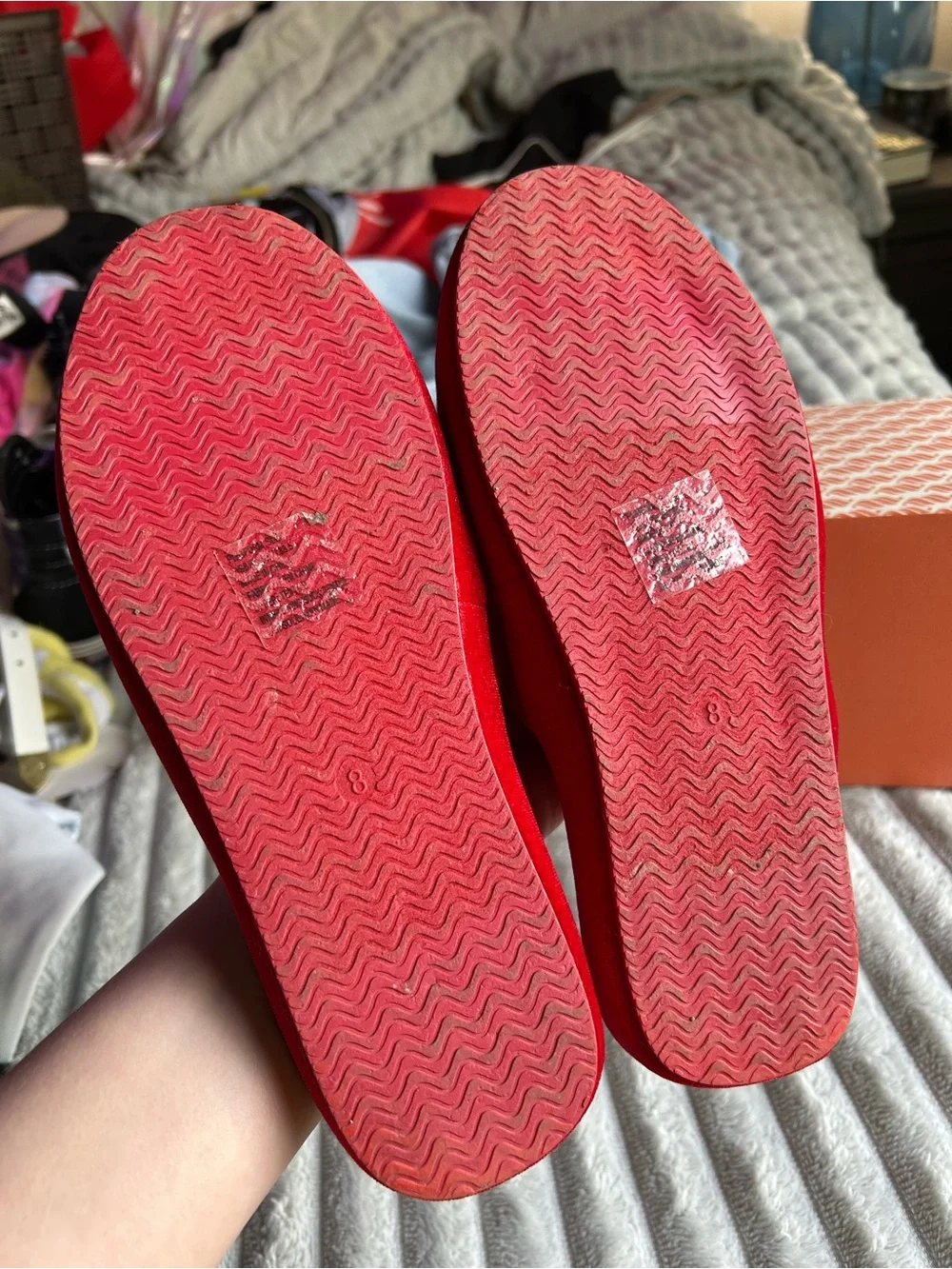 New In Box-Fabletics Red Velvet Slides - Picture 5 of 5